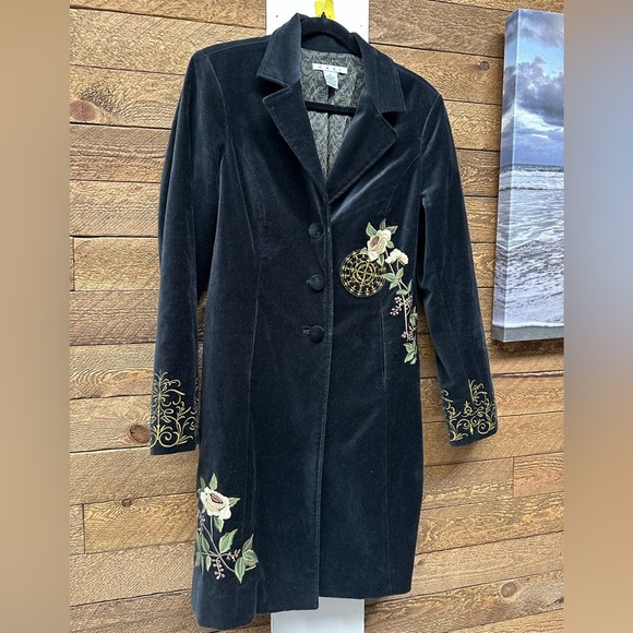 CAbi Antoinette Paris Black Velvet Embroidered Coat Women’s Size 8 - Picture 2 of 7